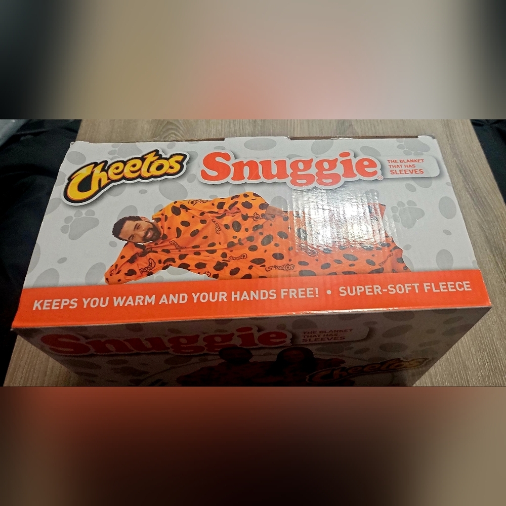 NIB Cheetos Snuggie orange/black with sleeves